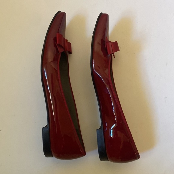 Stuart Weitzman Red Flats with Bow - Picture 5 of 11